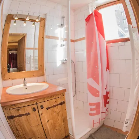 Ski-in Ski-out 218 * فال تورُن